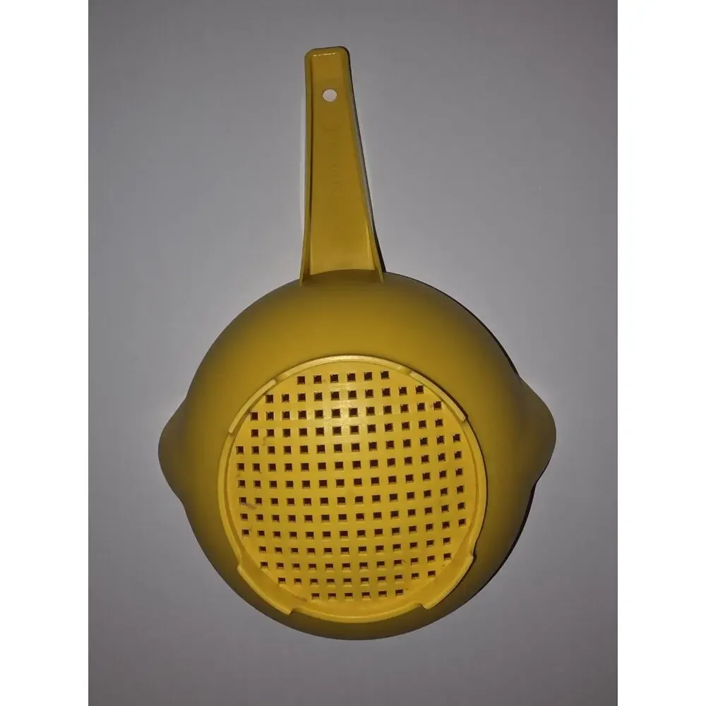 Vintage Tupperware #1200-1 Small Yellow 1 Quart Strainer Colander w/ Handle